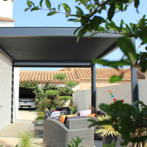 Pergola bioclimatique Lounge perpendiculaire en aluminium