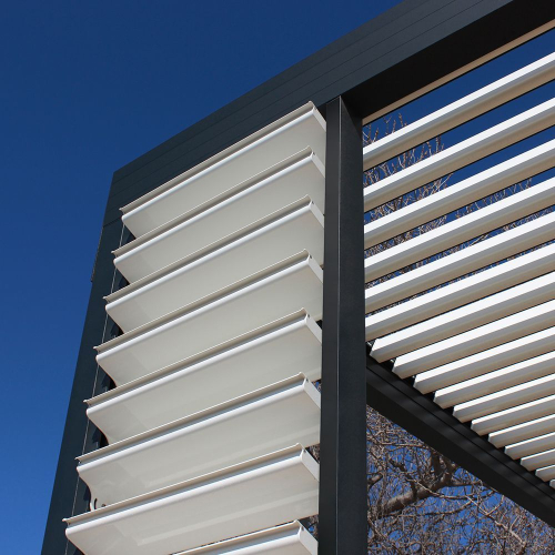 Claustra brise soleil orientable en aluminium