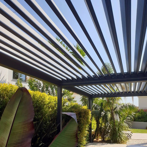 Pergola bioclimatique Architect autoportée en aluminium