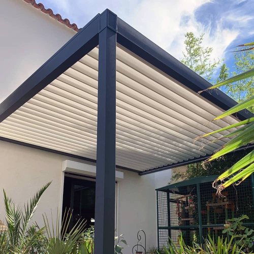 Pergola bioclimatique Attractive en aluminium