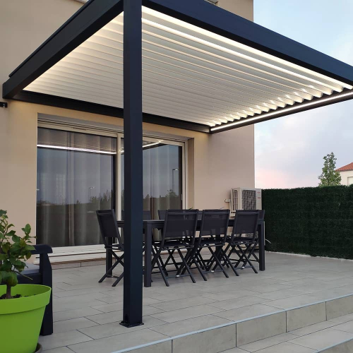 Pergola bioclimatique Lounge sur mesure en aluminium