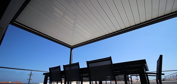 Pergola bioclimatique plein sud