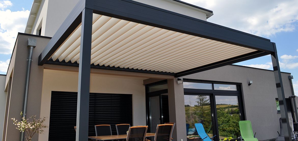 Pergola bioclimatique adossée